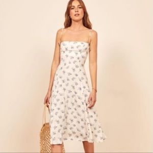 Reformation Vollare dress size 0 but fits more like a 2